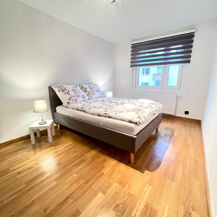 Spacious Apartment With Terrace Wenen Buitenkant foto