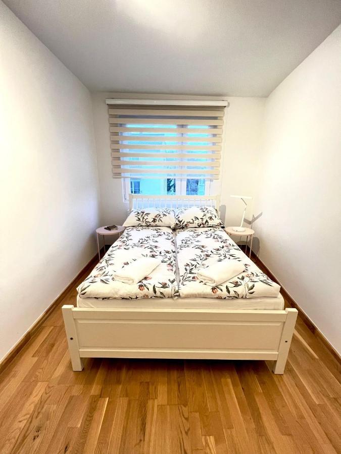 Spacious Apartment With Terrace Wenen Buitenkant foto
