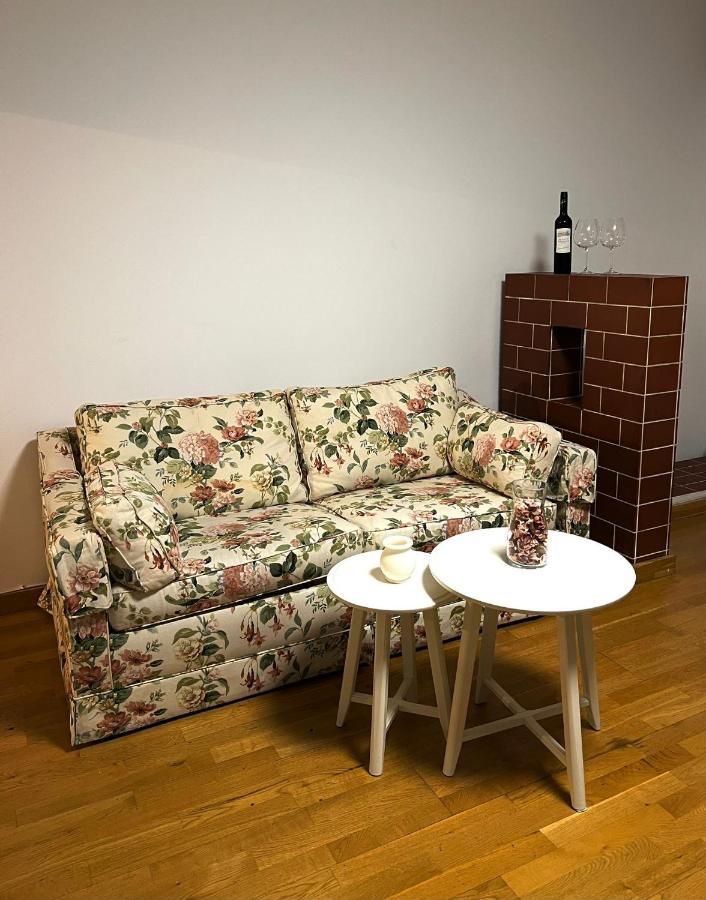 Spacious Apartment With Terrace Wenen Buitenkant foto