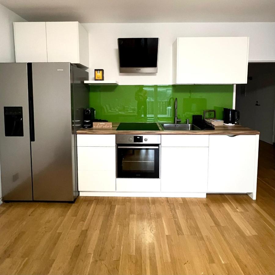 Spacious Apartment With Terrace Wenen Buitenkant foto